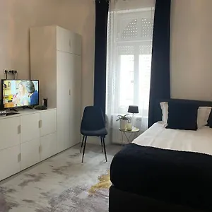Maison d'hôtes Executive Single With En-suite In Centre